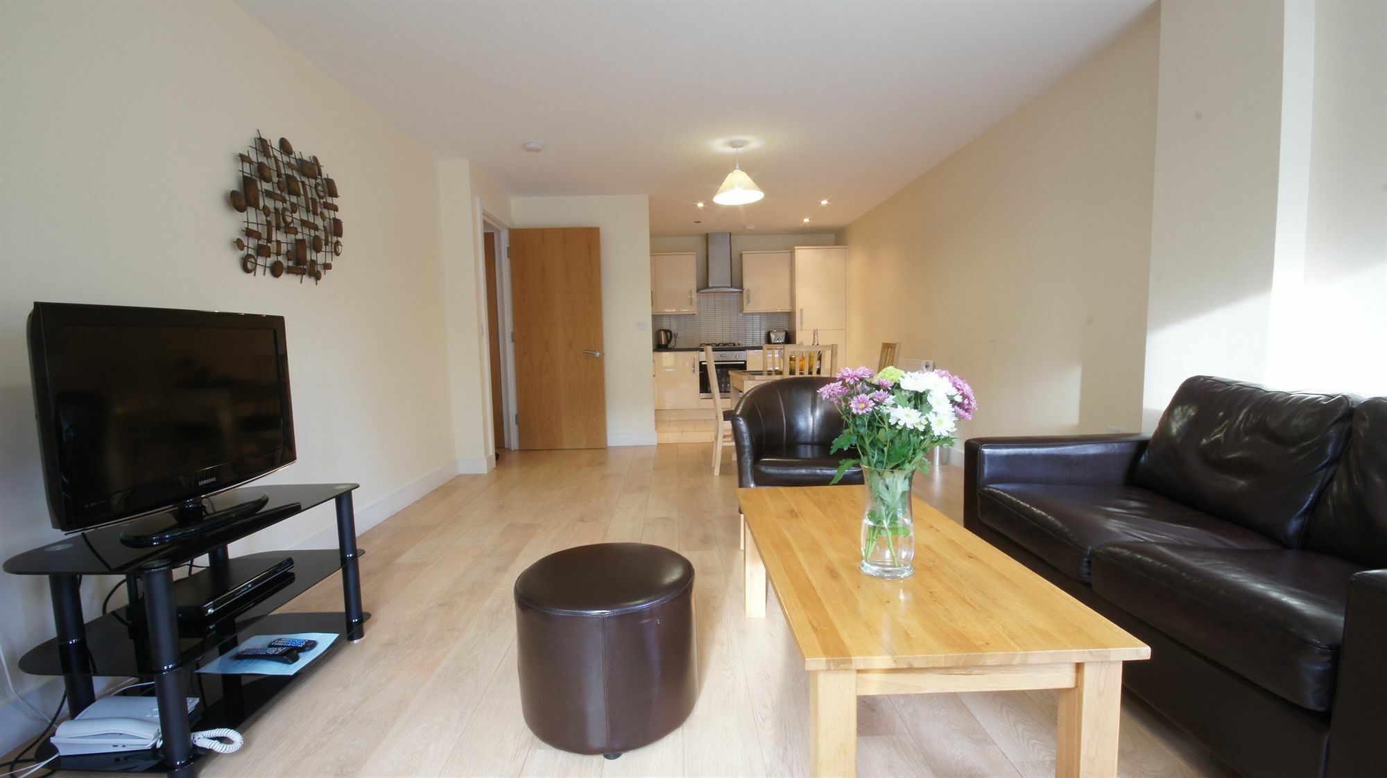 Lodge Drive Serviced Apartments Enfield Eksteriør bilde