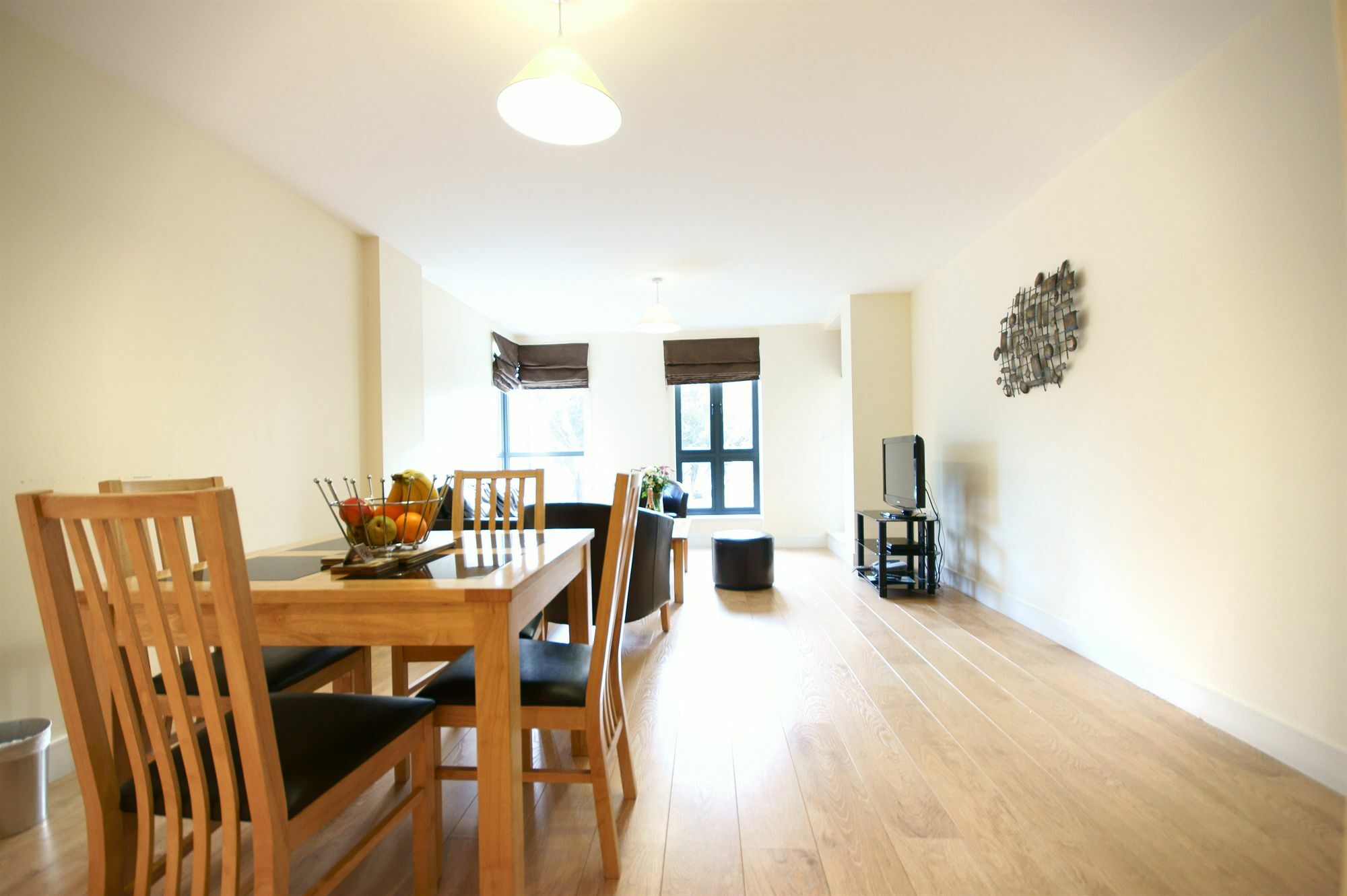 Lodge Drive Serviced Apartments Enfield Eksteriør bilde